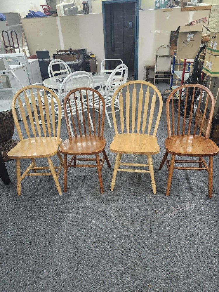 4 Dining Chairs 