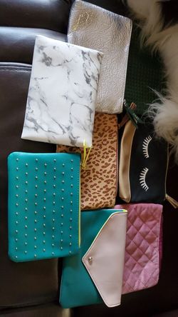 8 Makeup Bags