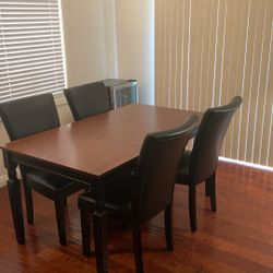 Dining Table & 4 Chairs