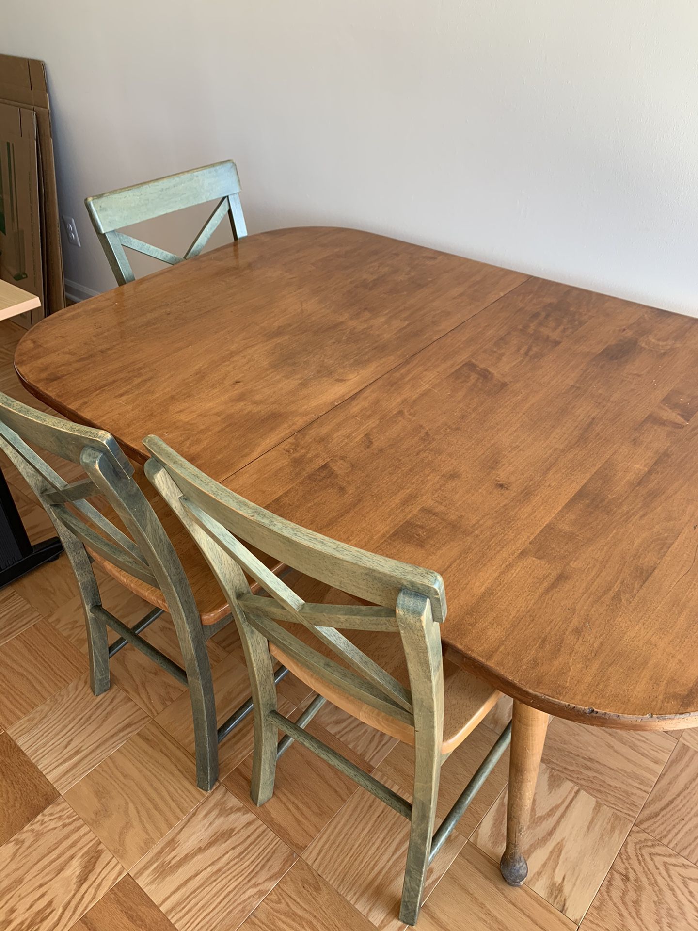 Kitchen table and 4 chairs