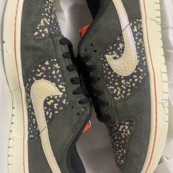 DS NIKE DUNK LOW GONE FISHING SIZE 9    
