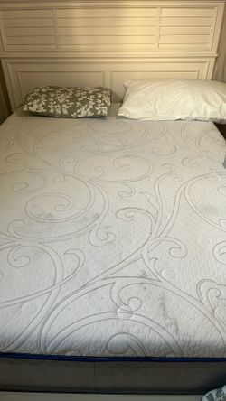 Queen Memory foam mattress 14”