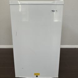 Haier Mini Fridge w/ Freezer – Works Great – $85 FIRM