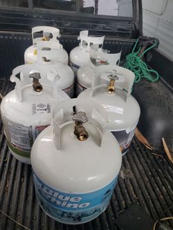Se Venden  7 tanquez de gaz nuevos y  llenos 20 Lbrs $ 50 cada uno