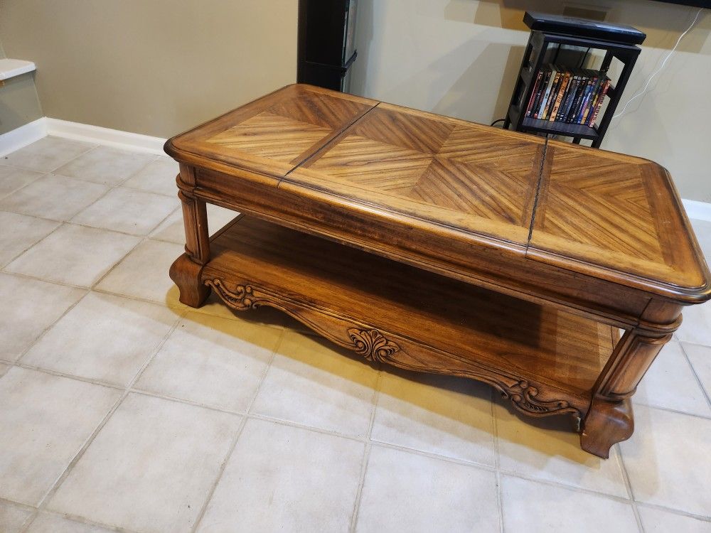 Coffee Table w/storage