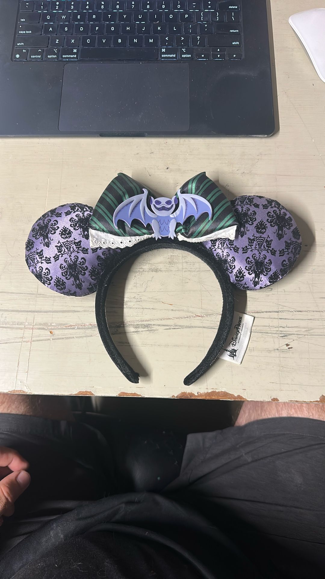 Disney parks haunted mansion Minnie ears bat purple bow wallpaper maid