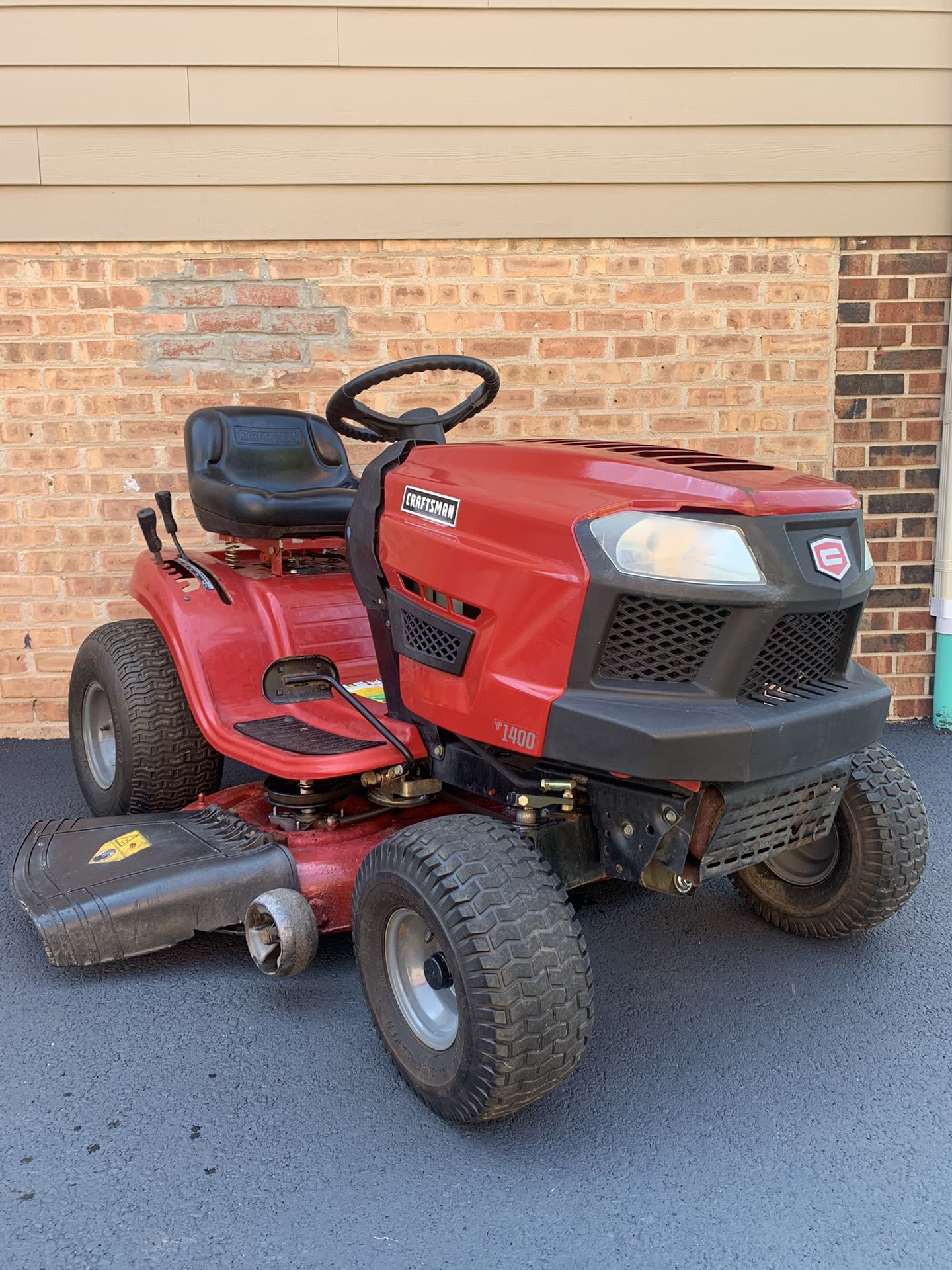 Craftsman T1400 42in Riding Lawnmower