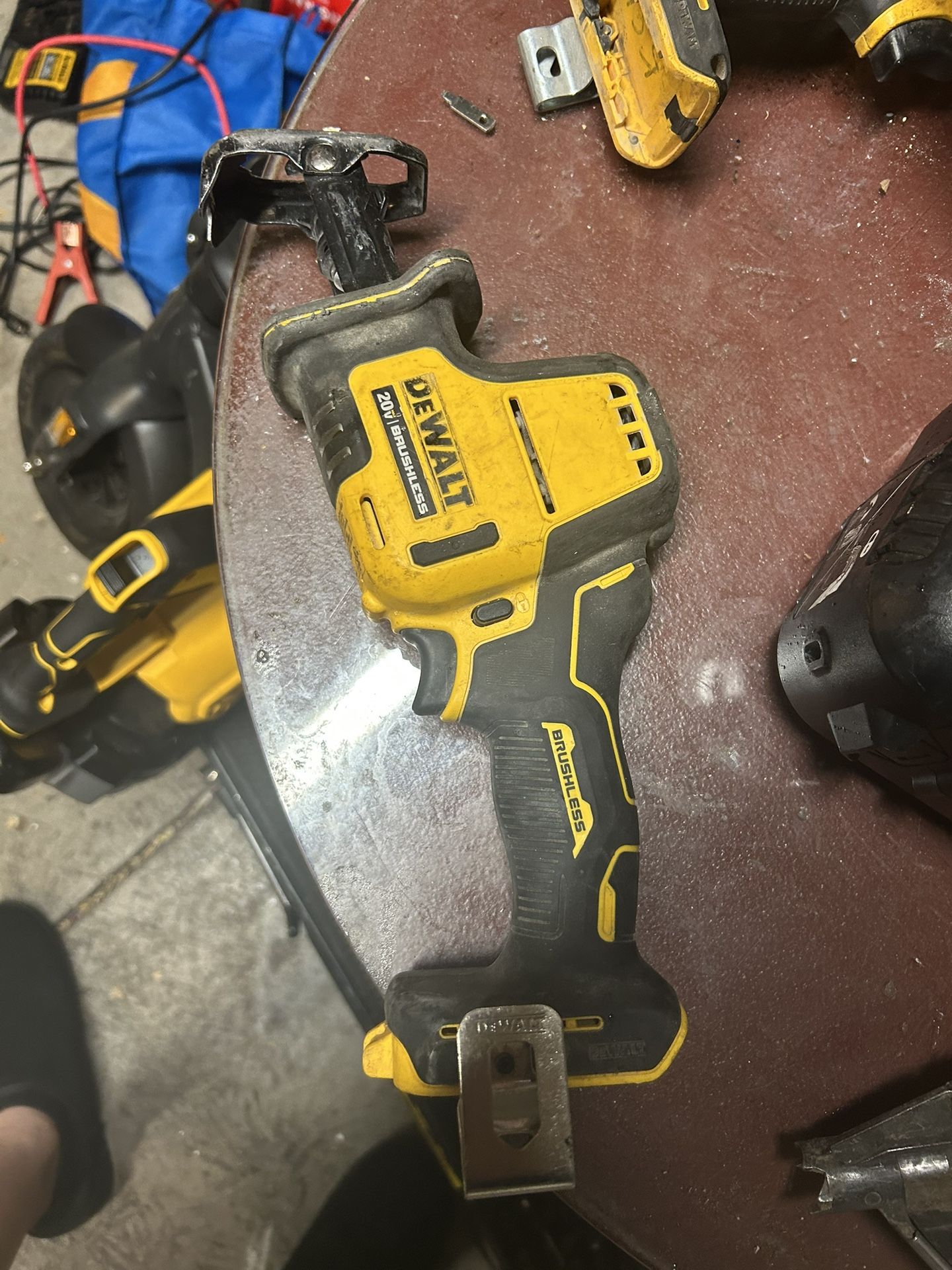 20 Volt Dewalt Tool (please Read Description)