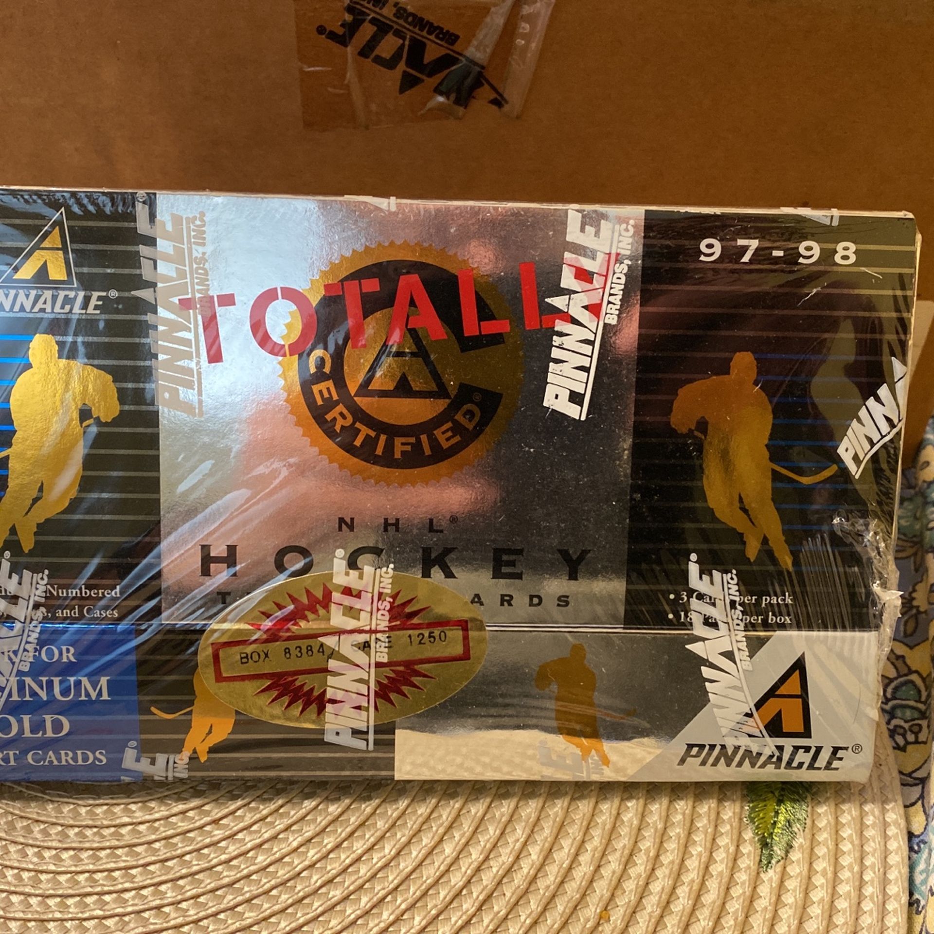 1997-98 Pinnacle Totally Certified Hockey Hobby Box
