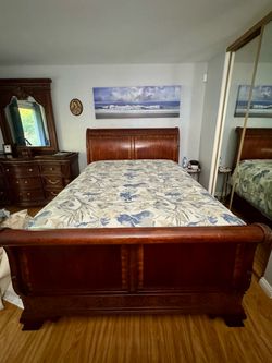 Queen bed frame and dresser w/mirror