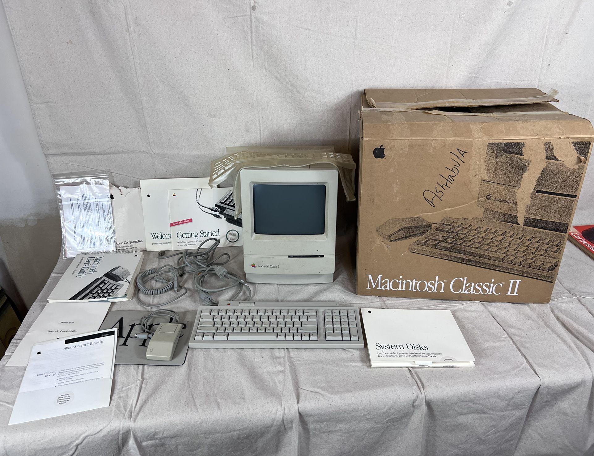 Apple Macintosh Classic Ⅱ M4150 s-l400.jpg