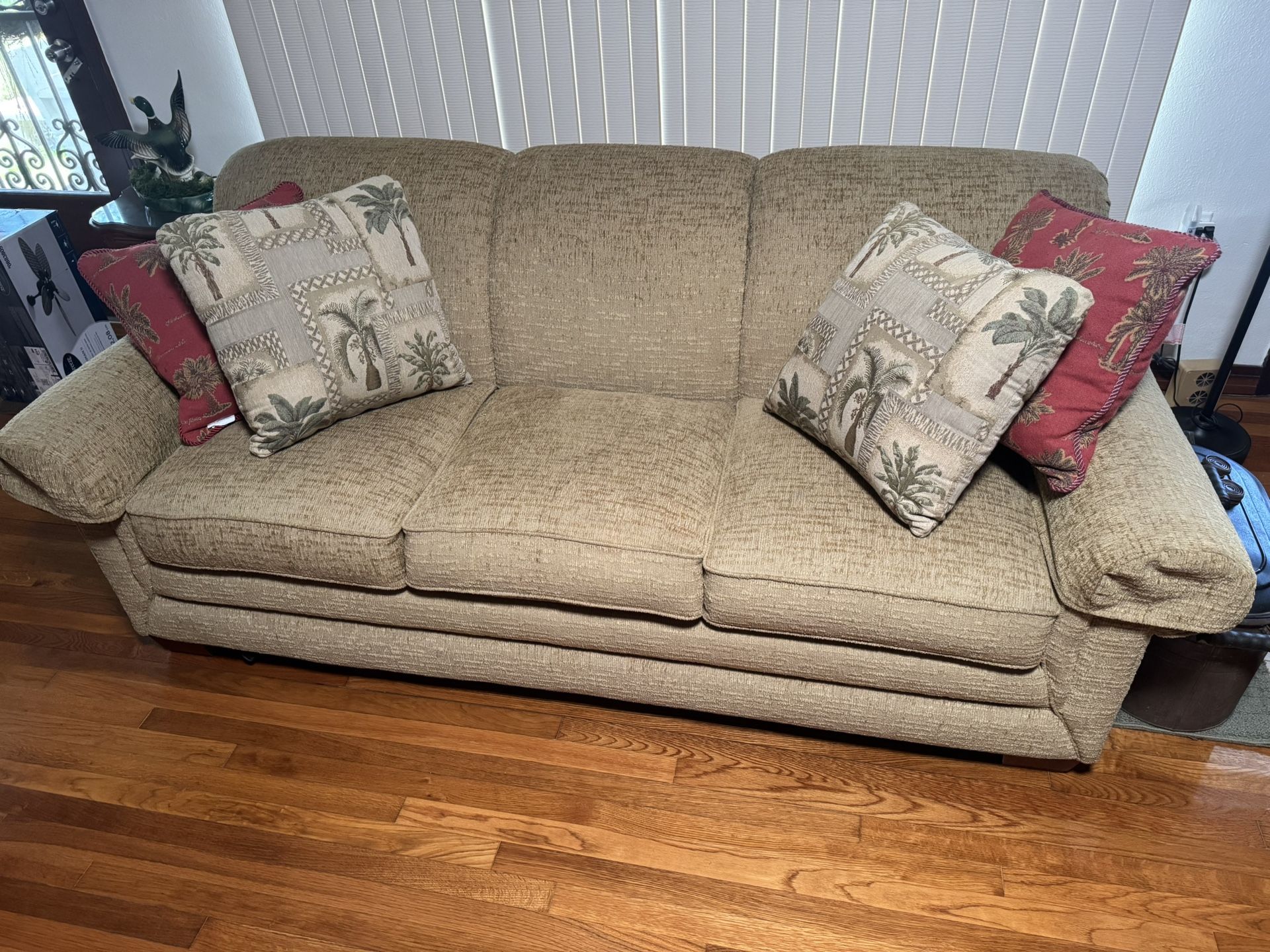 Memorial Day Blowout Sale: LA-Z-BOY Mackenzie Sofa