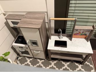 Play kitchen