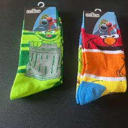 2 new sesame street socks 
