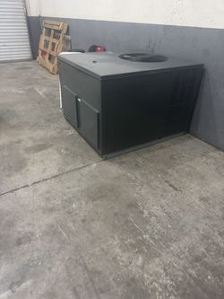 2 Ton Heat Pump In Great Condition