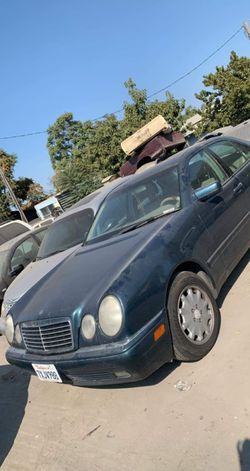 1999 Mercedes-Benz Parts Only!!!