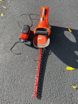 Black & Decker Hedge Trimmer - Battery