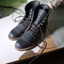 Women's Red Wing Boot in Black Boundary Leather