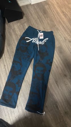 Asaali sweats