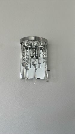 Kristal wall-mounted light fixture designed