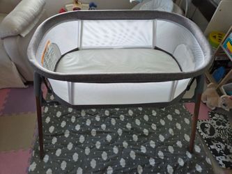 Chicco LullaGlide 3-in-1 Stationary, Gliding, and Portable Baby Bassinet