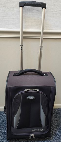Skyway ultra no weight vertical carry on luggage