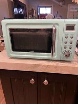 Excellent used retro microwave by Costway teal 700w 0.7 cu