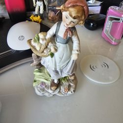 Norcrest Figurine Lady With Flower Basket