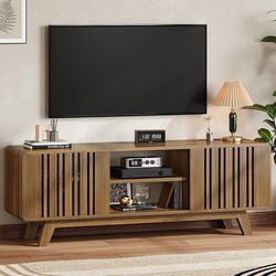 63-Inch TV Stand for TVs up to 75 Inch, Mid-Century Modern Television Stand with Power Outlet， Entertainment Center with Sliding Grille Doo