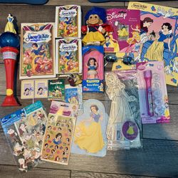 Snow White & The 7 Dwarfs Assortment- 16 Items Mixture of Unopened and opened 