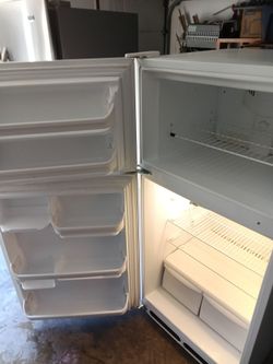 Frigidaire White 16.0 Cu Ft Fridge/Freezer