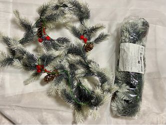 Artificial Christmas Garland with Berries and Pinecones