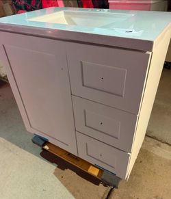 30" BATHROOM VANITY NEW
