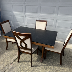 Dinning table /4 chairs