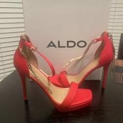 ***NEVER WORN*** Aldo Red & Gold chain heels size 8 in a half