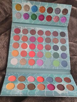 Via Letvass 63 Color Artistry Palette Eyeshadow Shadow