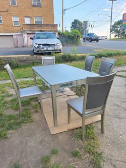 Table With 5chairs