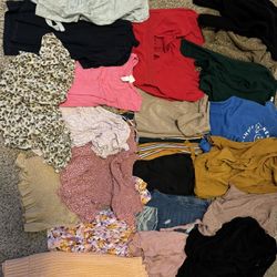 WOMEN CLOTHES LOT- LOTE DE ROPA DE MUJER