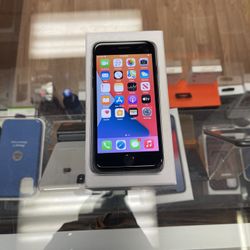 iPhone 7 Factory Unlocked ! Works With All Carriers All Around The World !