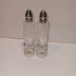 Salt And Pepper Shaker Set