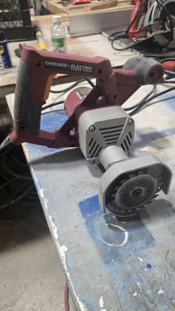 Toe kick saw