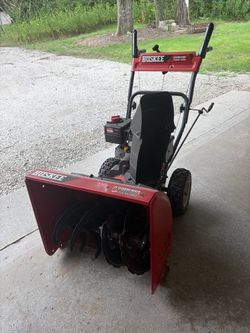 Snowblower , Huskee snow king , self propelled, electric start 24” snowblower