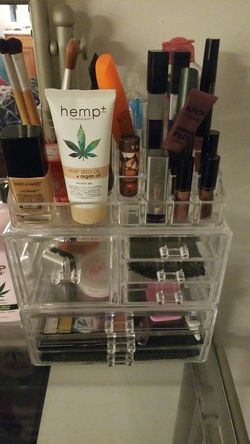 Make up storage