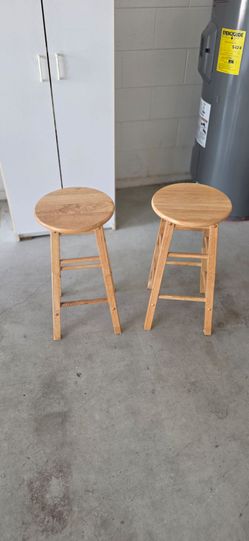 Set of 2 Wooden Bar Stools