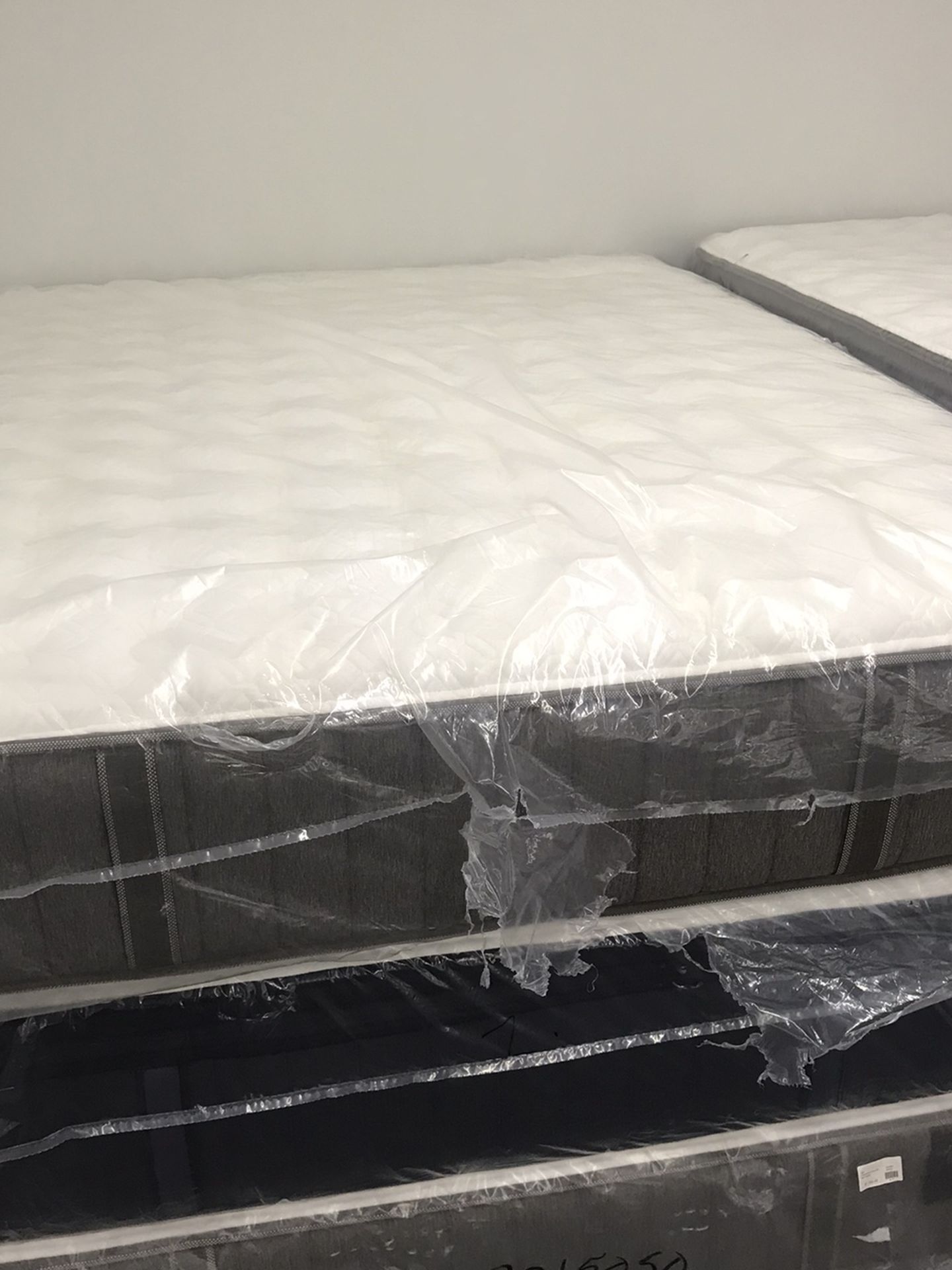Stearns & Foster Queen Mattresses For Sale! 50% Off Msrp! (price Shown Is Financing Fee) 🔥🔥🔥