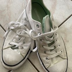 Converse Kids Size 6 White