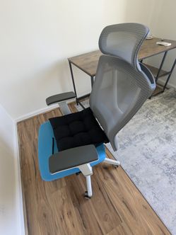 Office chair and table