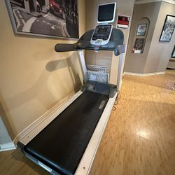 Treadmill Precor Usa