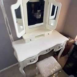 Vanity Desk Table Makeup Table With Mirror