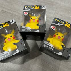 Pokemon Pikachu Select Vinyl Figure - 8-Inch Figure